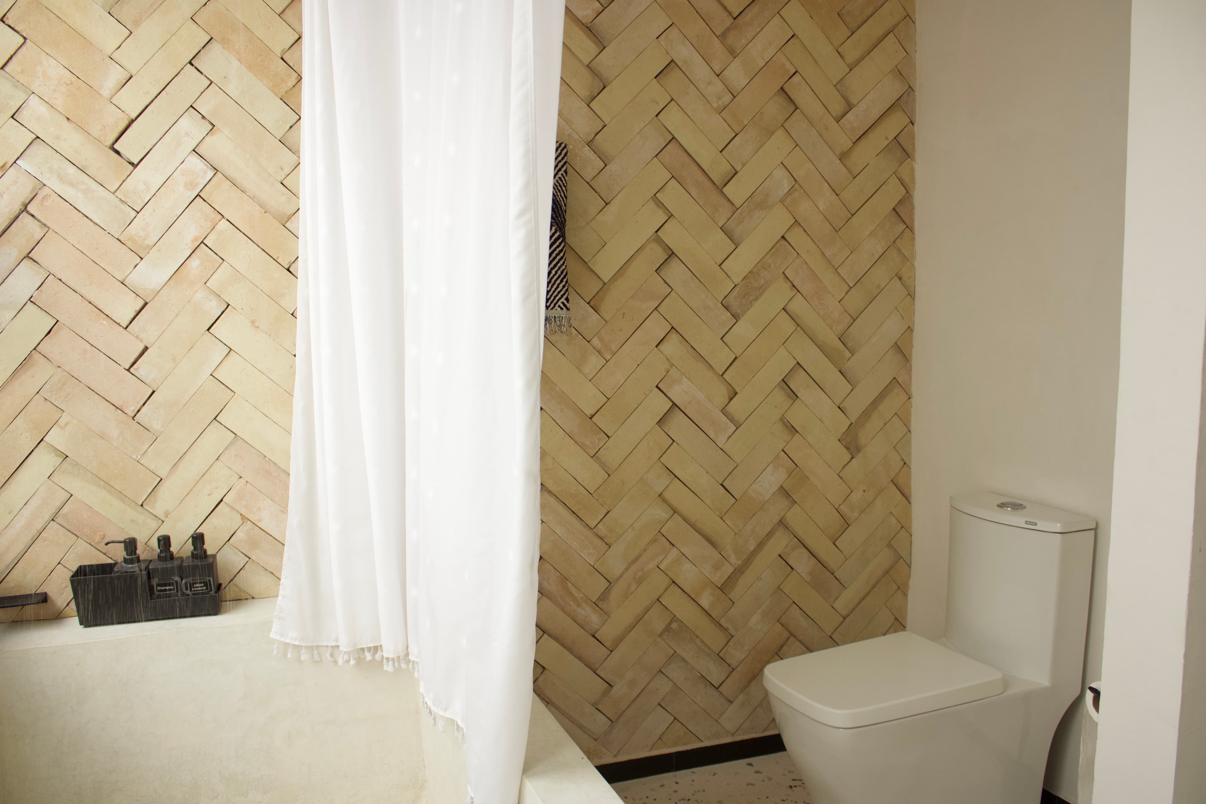 Casa Eladia — bathroom